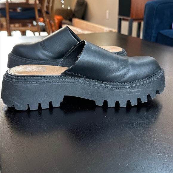 DV Dolce Vita Women's Slip On Lug “Lexy” Black Faux Leather Shoe - Picture 2 of 9